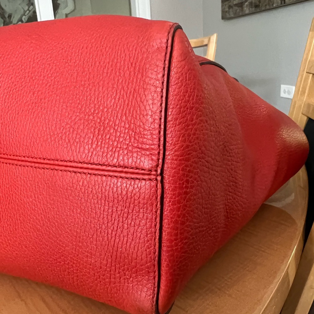 GUCCI Leather Swing Tote Bag Red Gold Hardware Large - Picture 5 of 16